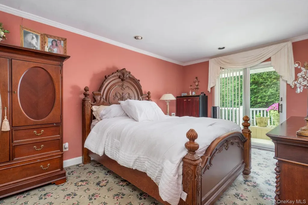 9 Rockaway Place Massapequa NY 11758