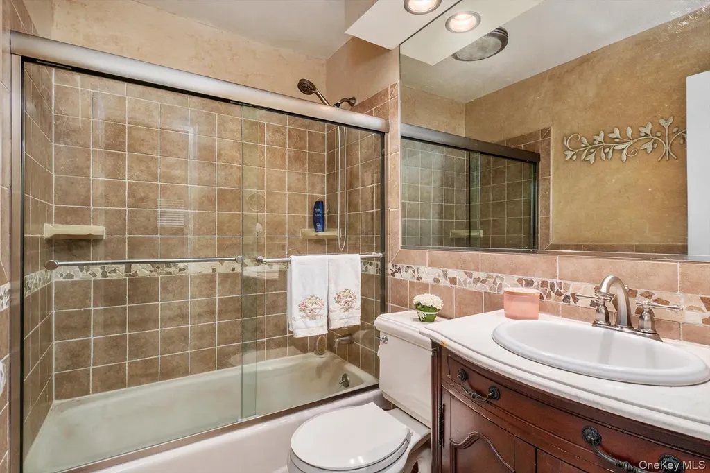 9 Rockaway Place Massapequa NY 11758