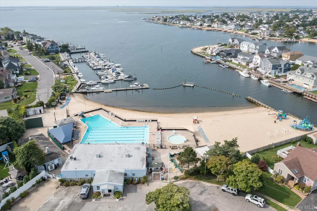 9 Rockaway Place Massapequa NY 11758