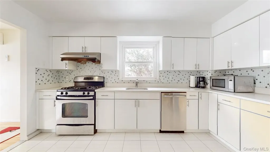 157-11 Cryders Lane Whitestone NY 11357