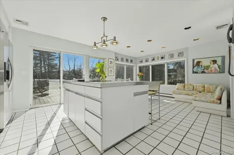 734 Berry Court West Hempstead NY 11552