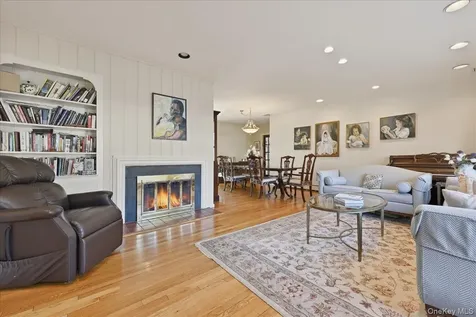 734 Berry Court West Hempstead NY 11552