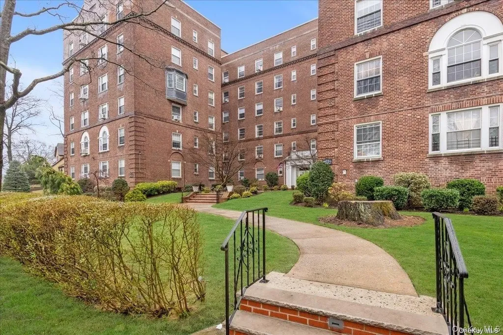 175-06 Devonshire Road Jamaica Estates NY 11432