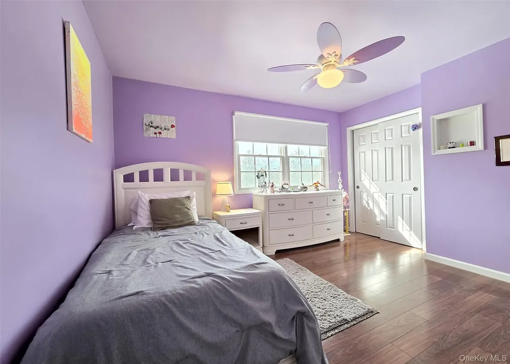 23 Apple Lane Medford NY 11763