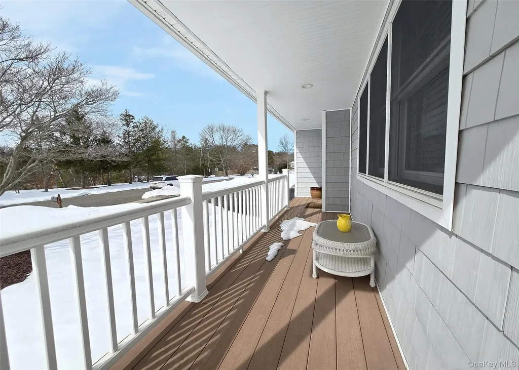 23 Apple Lane Medford NY 11763