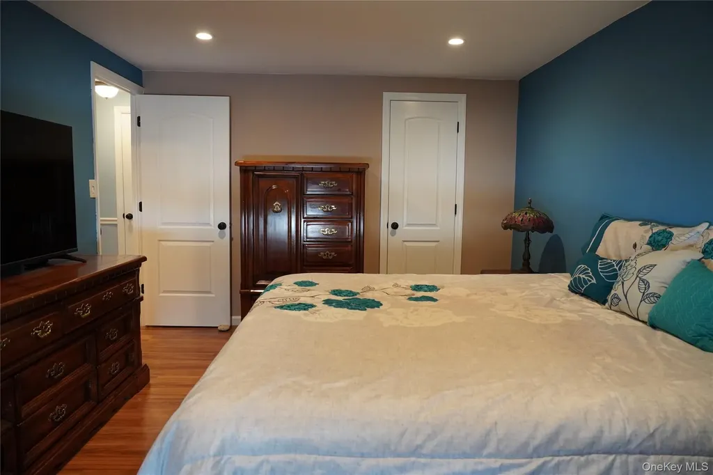 69 Meyer Lane Medford NY 11763