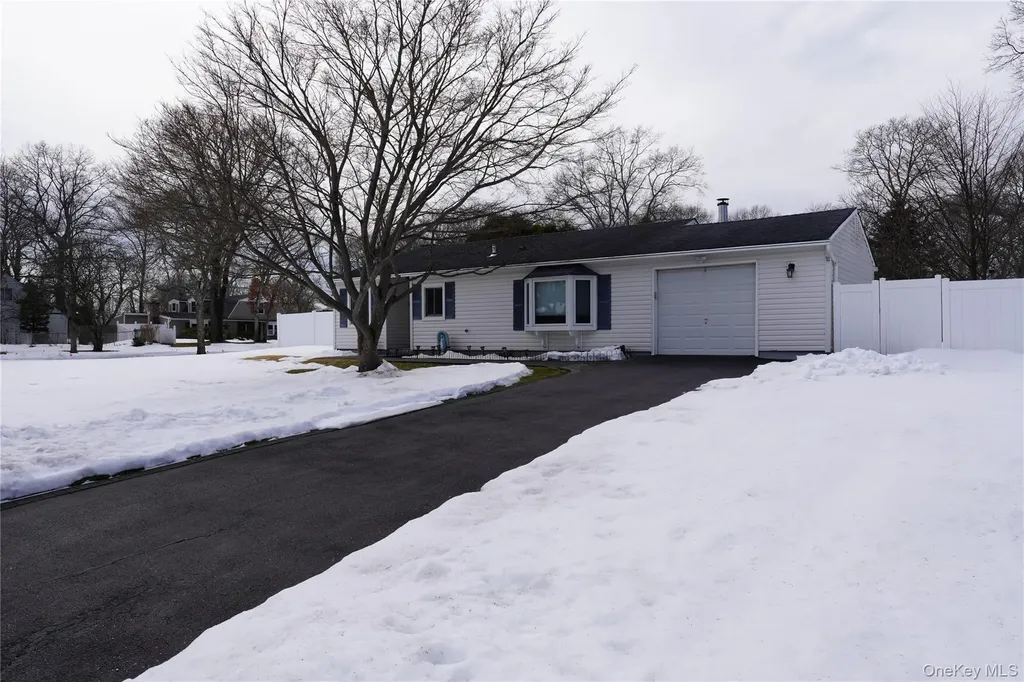 69 Meyer Lane Medford NY 11763