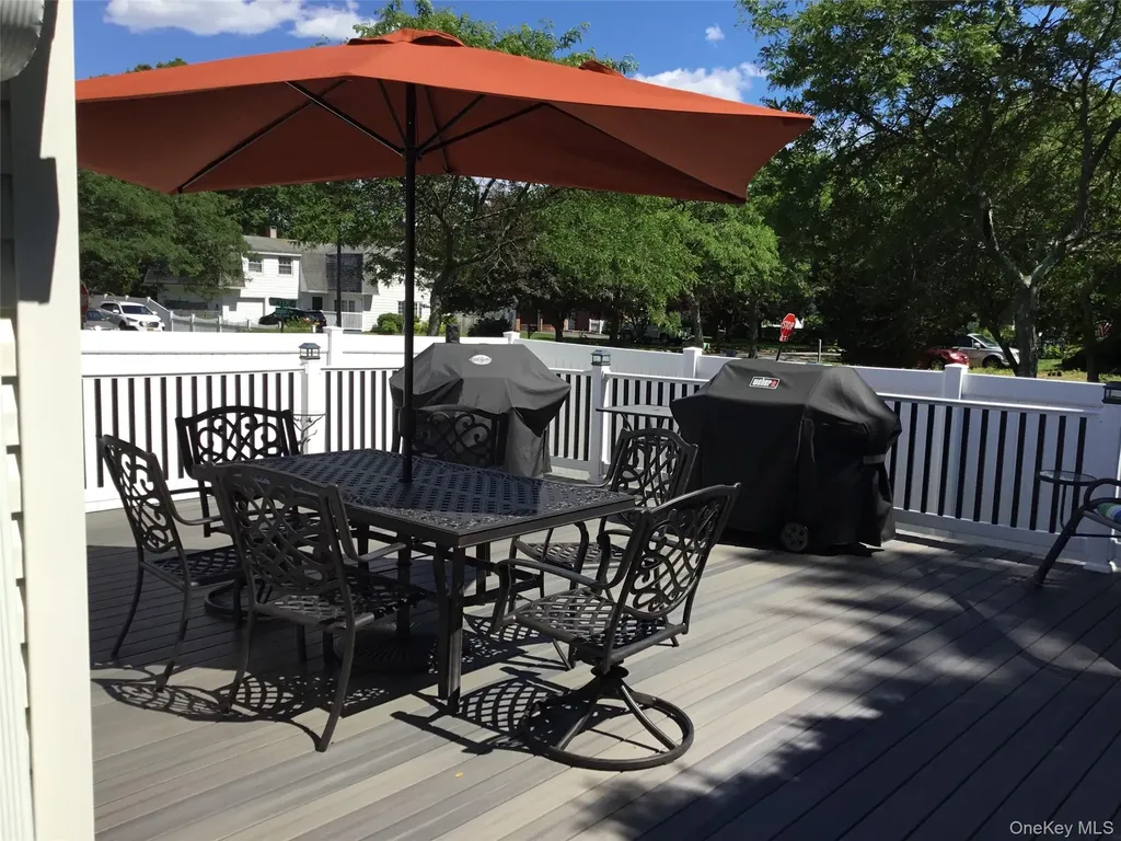 69 Meyer Lane Medford NY 11763