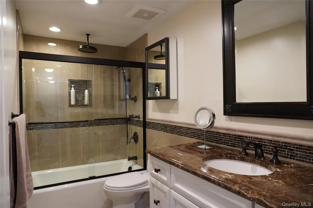 69 Meyer Lane Medford NY 11763