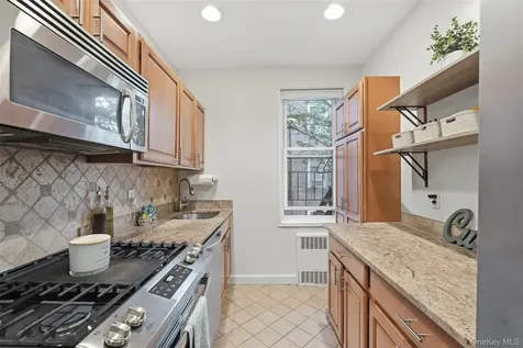 101 Old Mamaroneck Road White Plains NY 10605