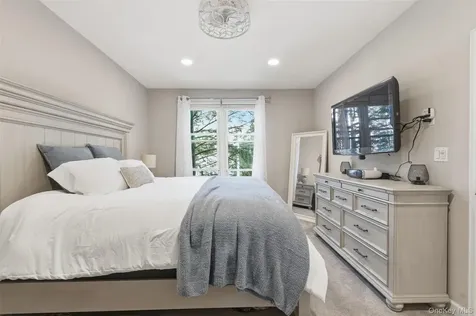 101 Old Mamaroneck Road White Plains NY 10605