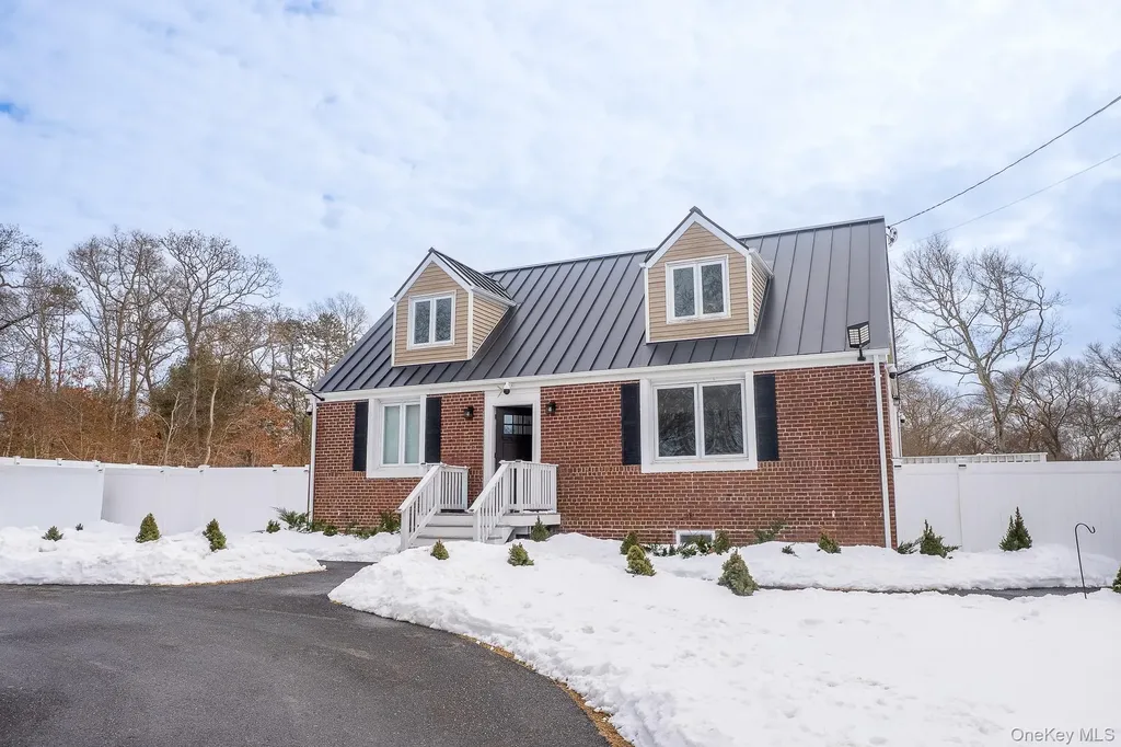 4 Riverside Avenue Mastic Beach NY 11951