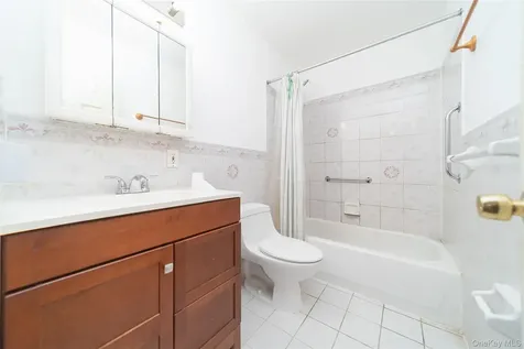 87-16 Palo Alto Street Hollis NY 11423