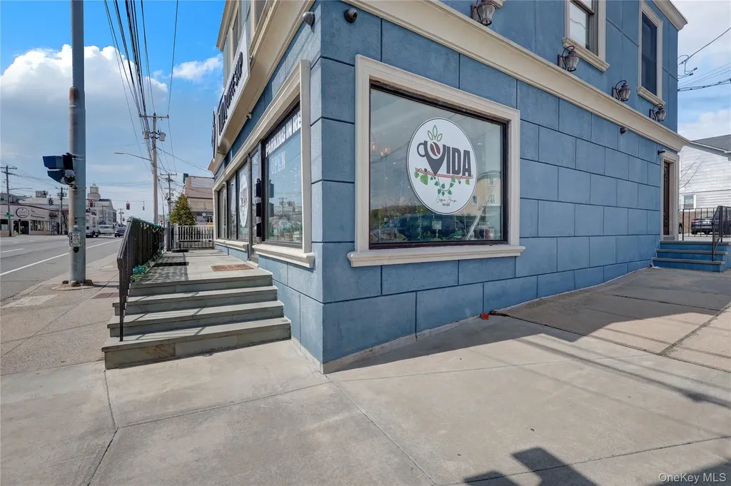 882 Hempstead Turnpike Franklin Square NY 11010