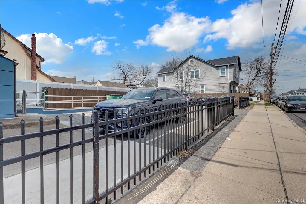 882 Hempstead Turnpike Franklin Square NY 11010
