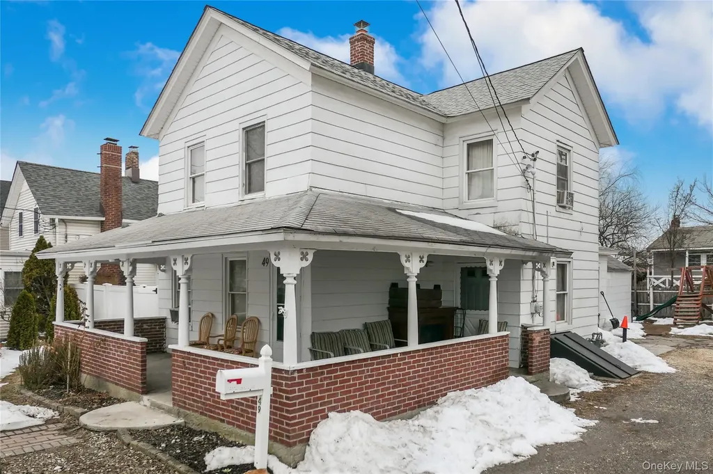 49 Academy Street Patchogue NY 11772