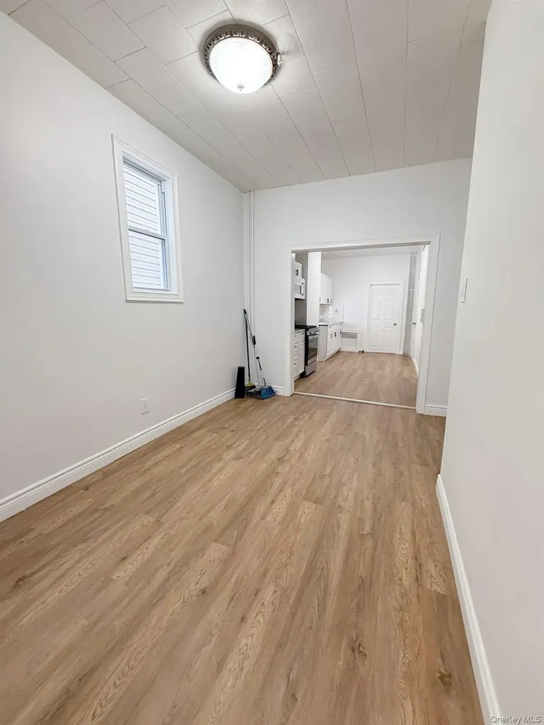 6259 60th Street Ridgewood NY 11385