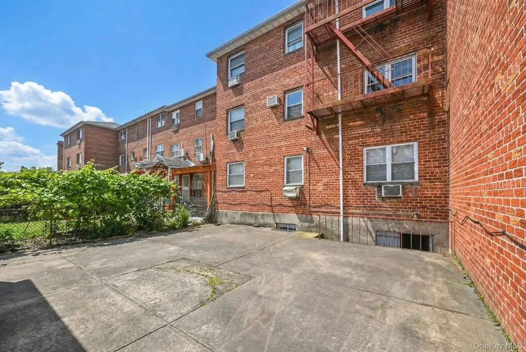 15307 79th Avenue Flushing NY 11367