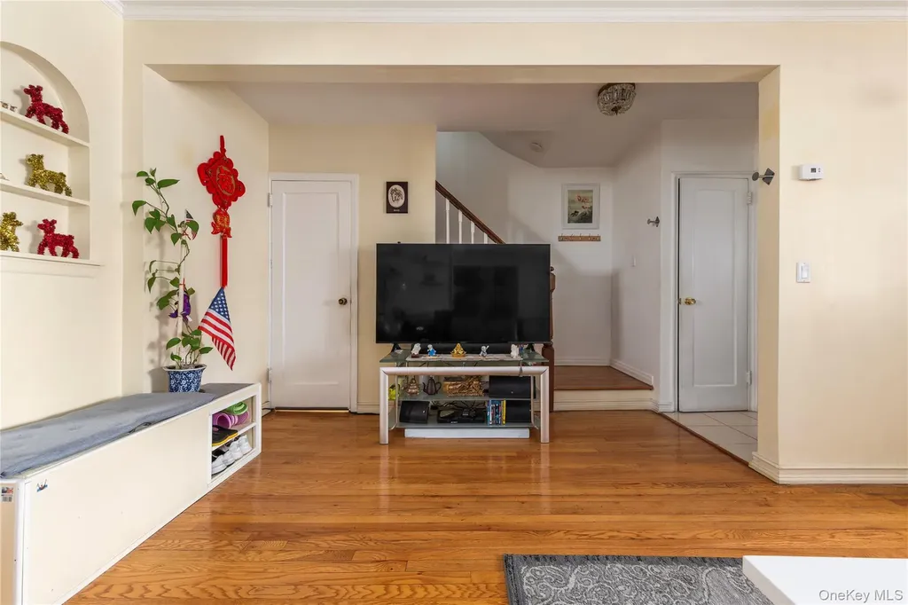 6114 Main Street Flushing NY 11367