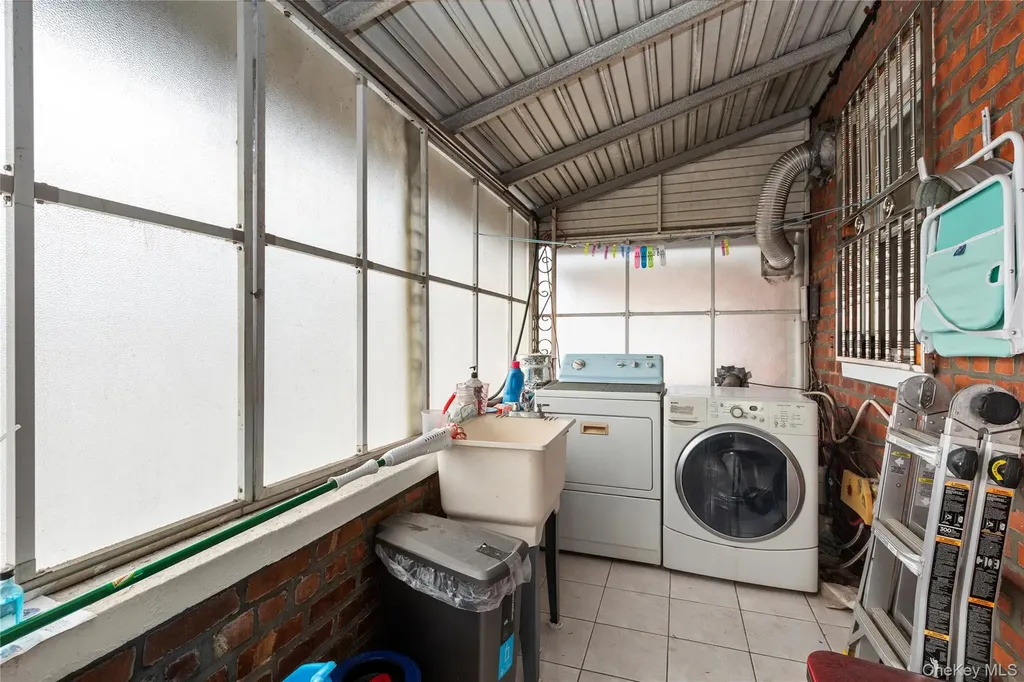 6114 Main Street Flushing NY 11367