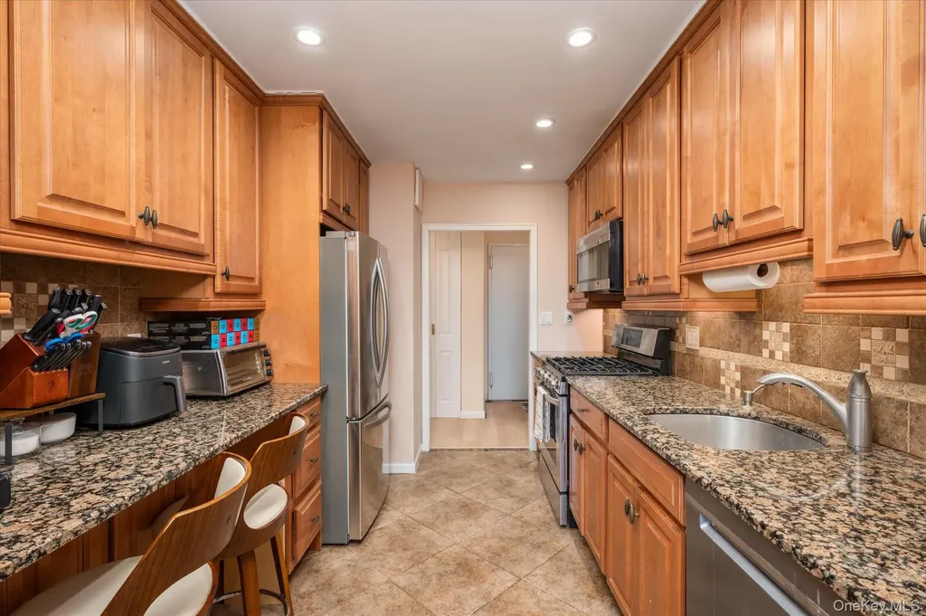 700 Shore Road Long Beach NY 11561