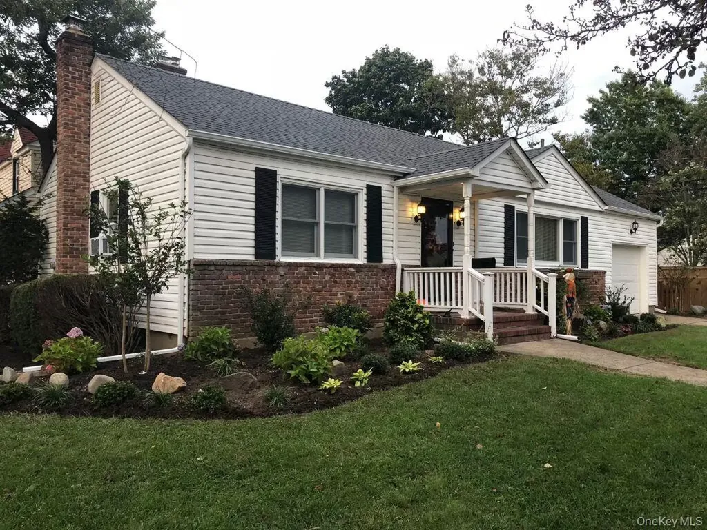 2642 Clovermere Road Oceanside NY 11572