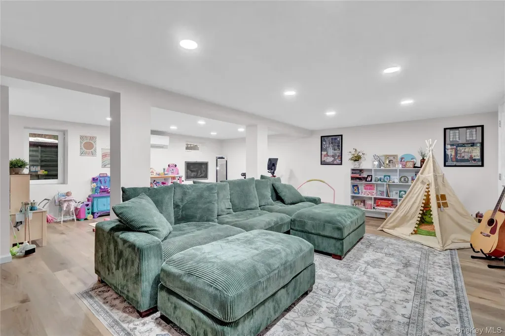 2642 Clovermere Road Oceanside NY 11572