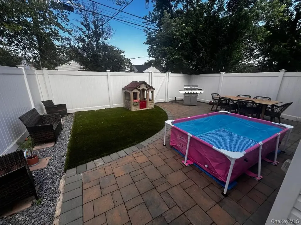 2642 Clovermere Road Oceanside NY 11572