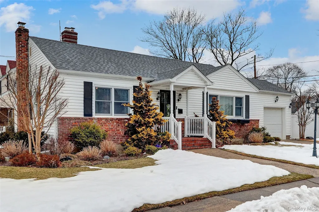 2642 Clovermere Road Oceanside NY 11572