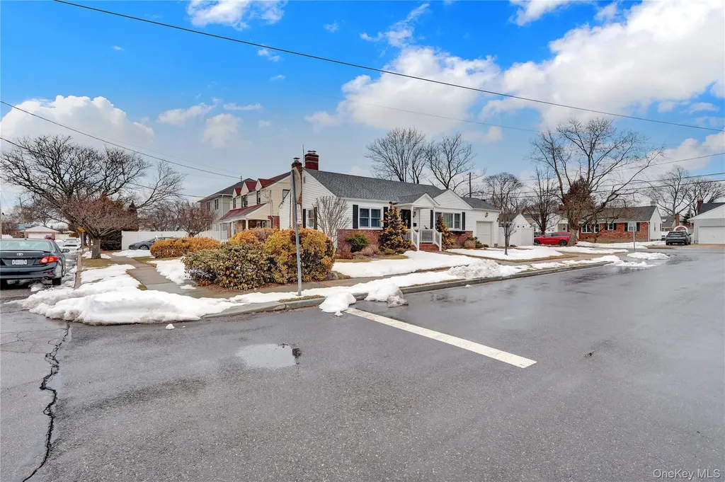 2642 Clovermere Road Oceanside NY 11572