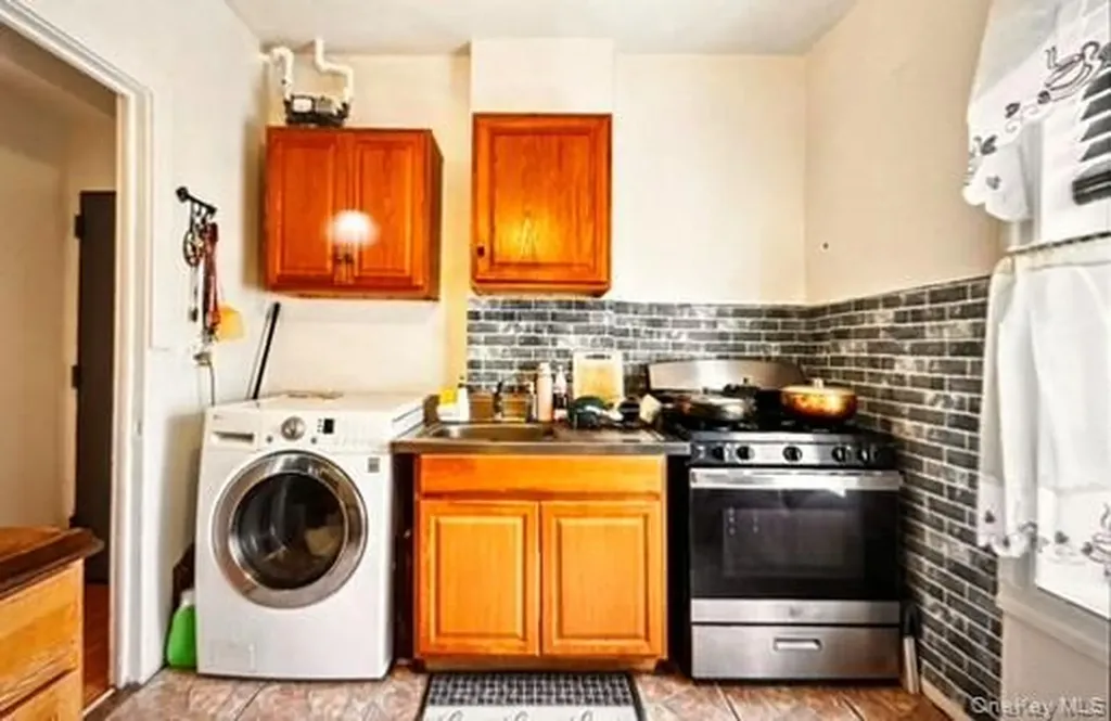 1015 Anderson Avenue Bronx NY 10452