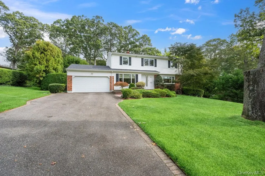 4 Newport Drive Plainview NY 11803