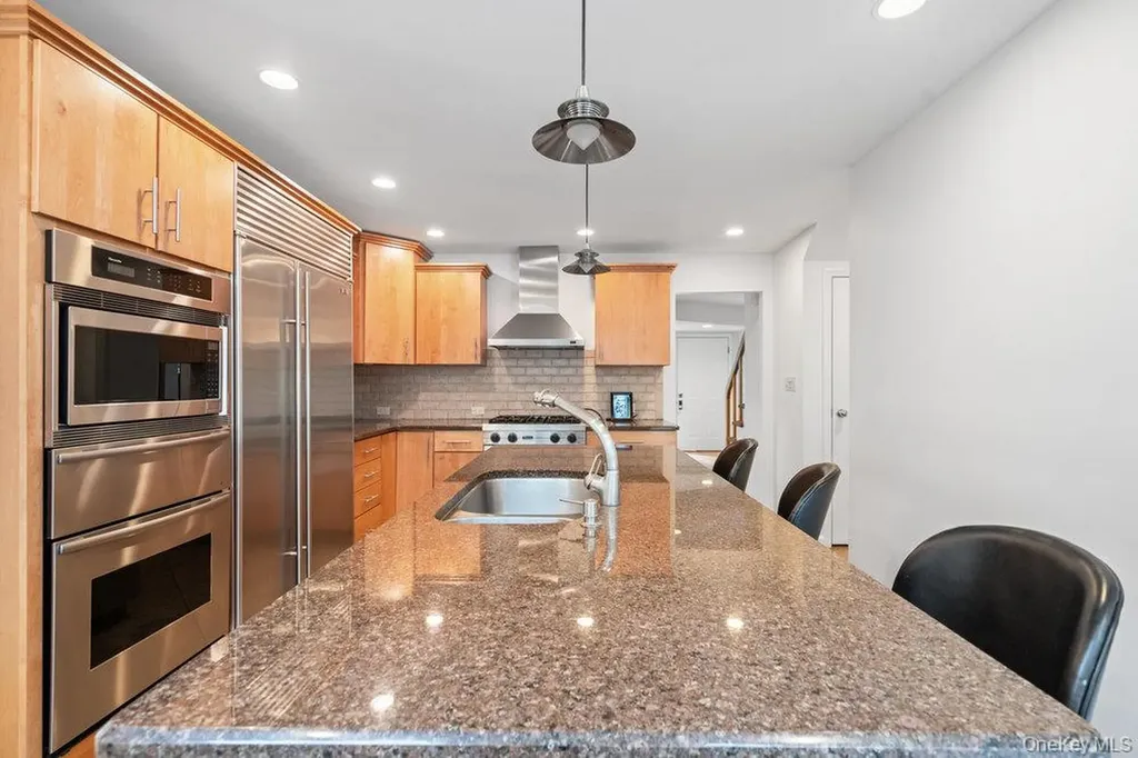4 Newport Drive Plainview NY 11803