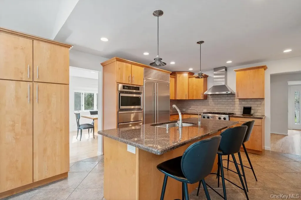 4 Newport Drive Plainview NY 11803