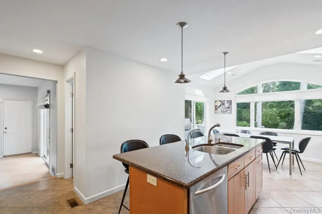 4 Newport Drive Plainview NY 11803
