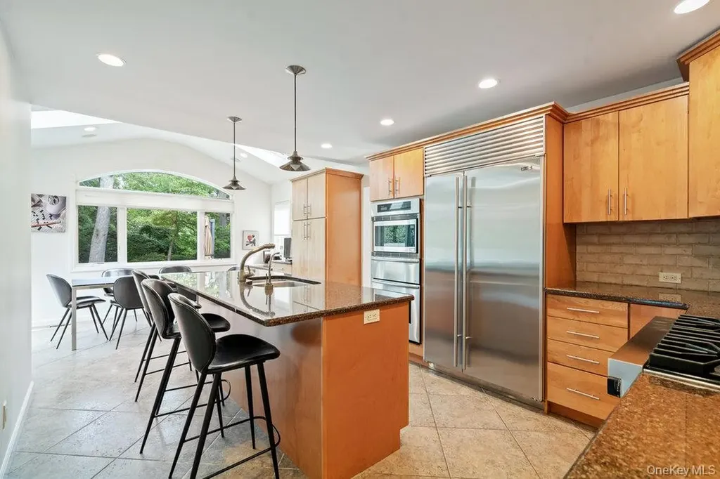 4 Newport Drive Plainview NY 11803