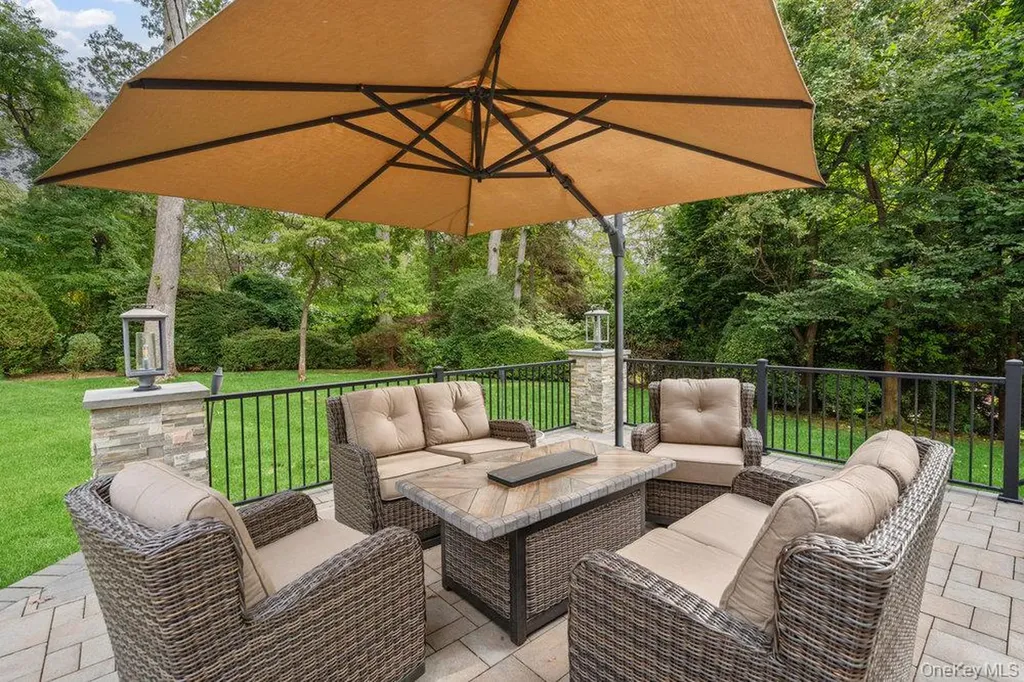 4 Newport Drive Plainview NY 11803