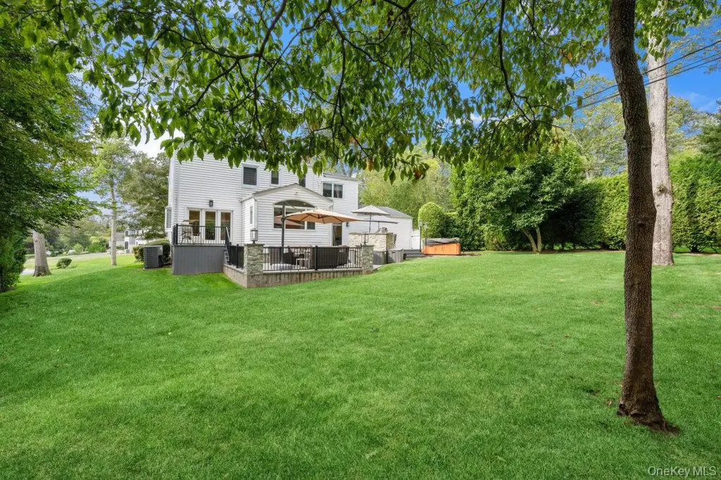 4 Newport Drive Plainview NY 11803