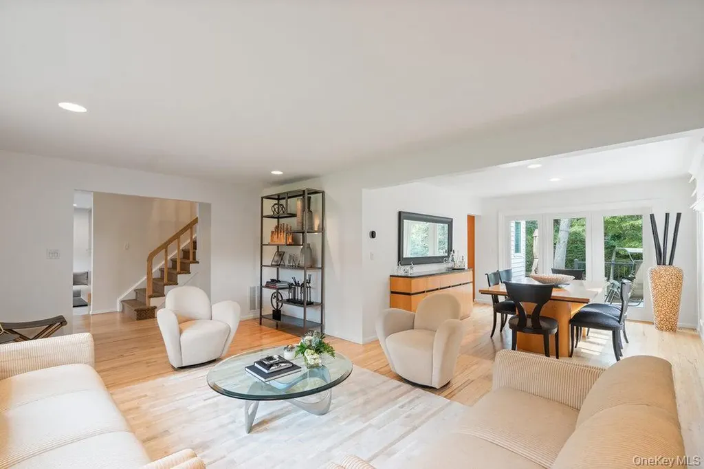 4 Newport Drive Plainview NY 11803