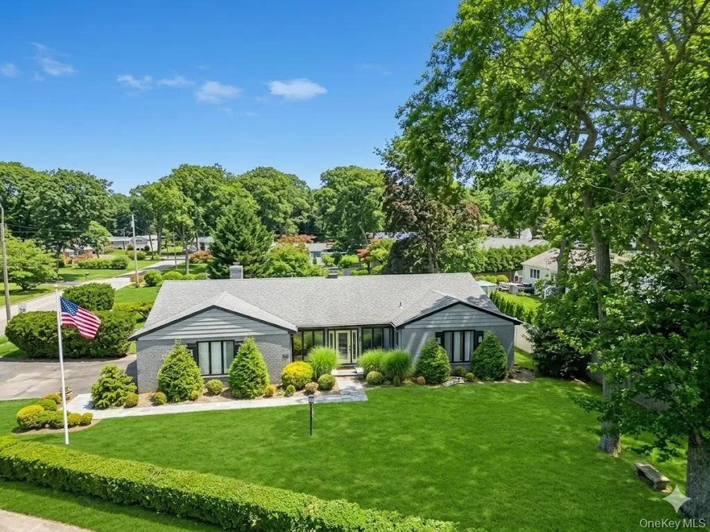 386 Mill Road Westhampton NY 11977