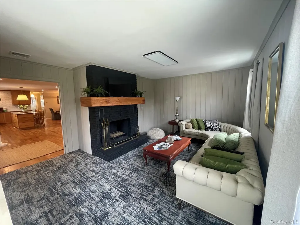 386 Mill Road Westhampton NY 11977