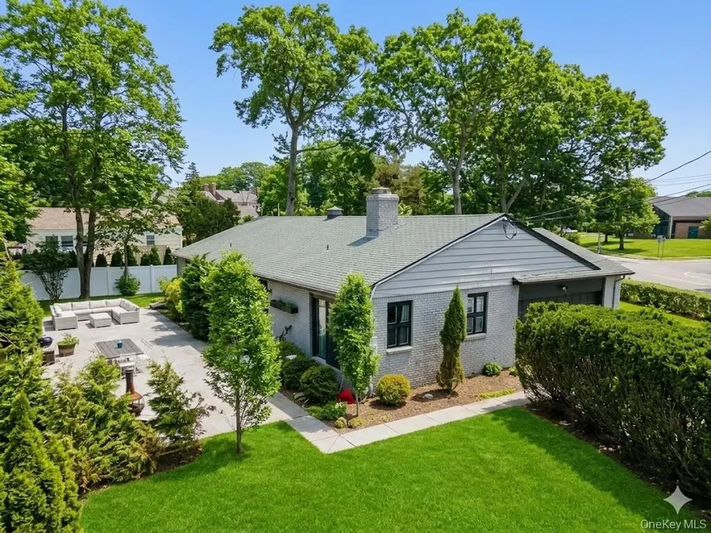 386 Mill Road Westhampton NY 11977