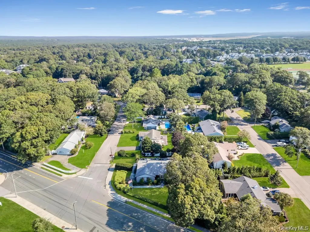 386 Mill Road Westhampton NY 11977