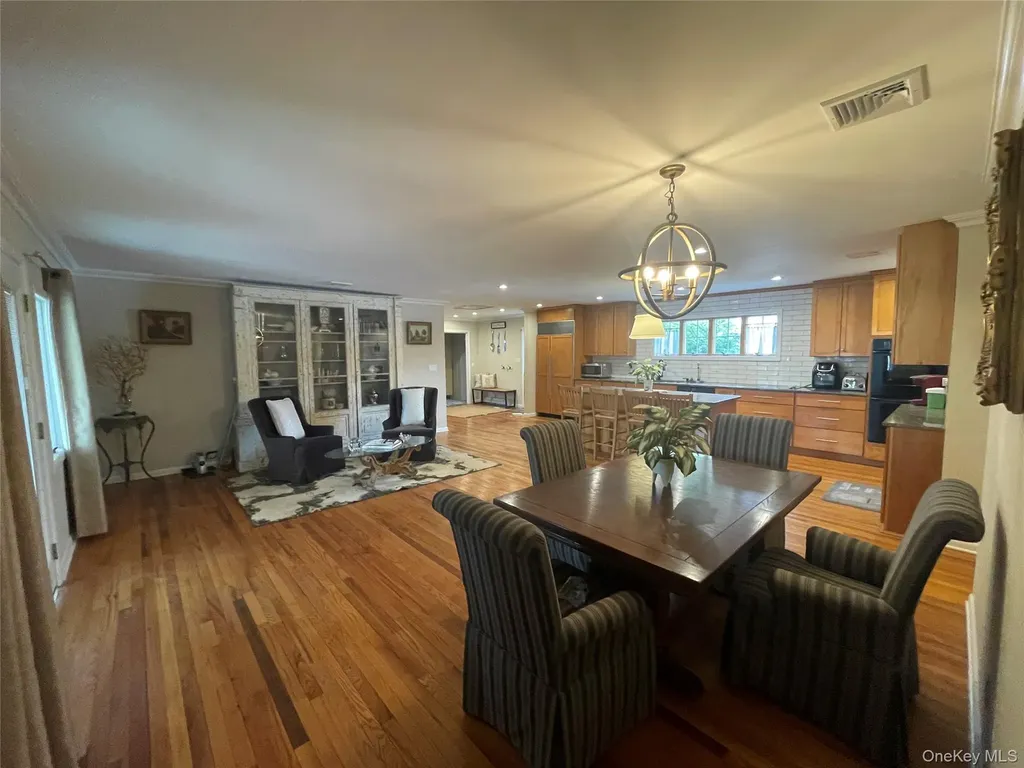 386 Mill Road Westhampton NY 11977