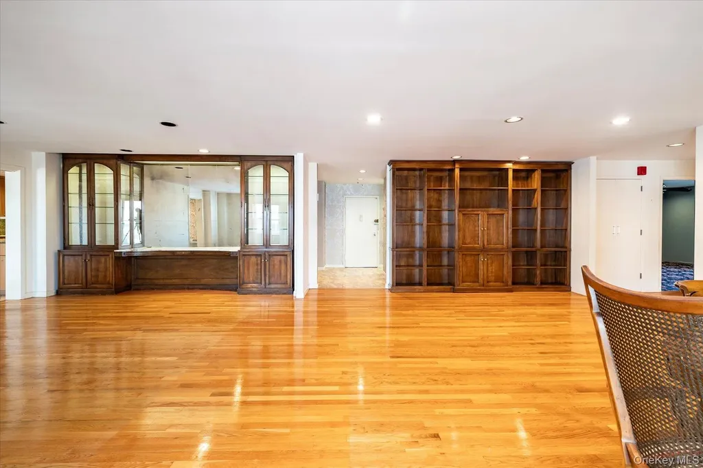 360 Shore Road Long Beach NY 11561