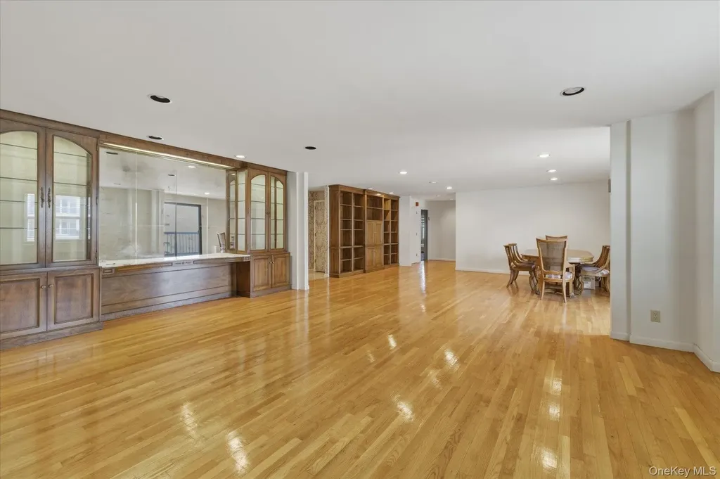 360 Shore Road Long Beach NY 11561