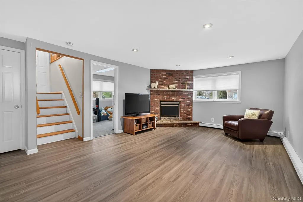 9 Eros Drive Airmont NY 10952