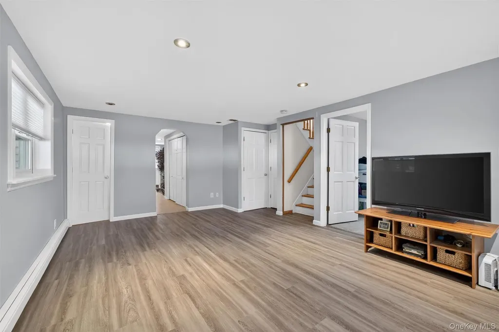 9 Eros Drive Airmont NY 10952