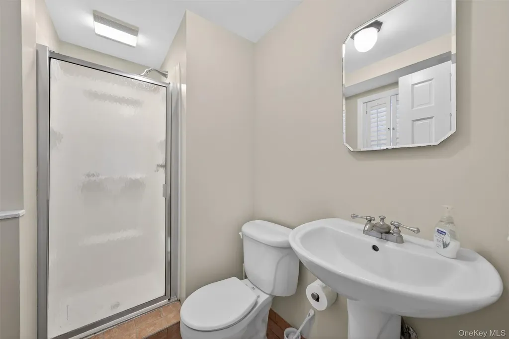 9 Eros Drive Airmont NY 10952