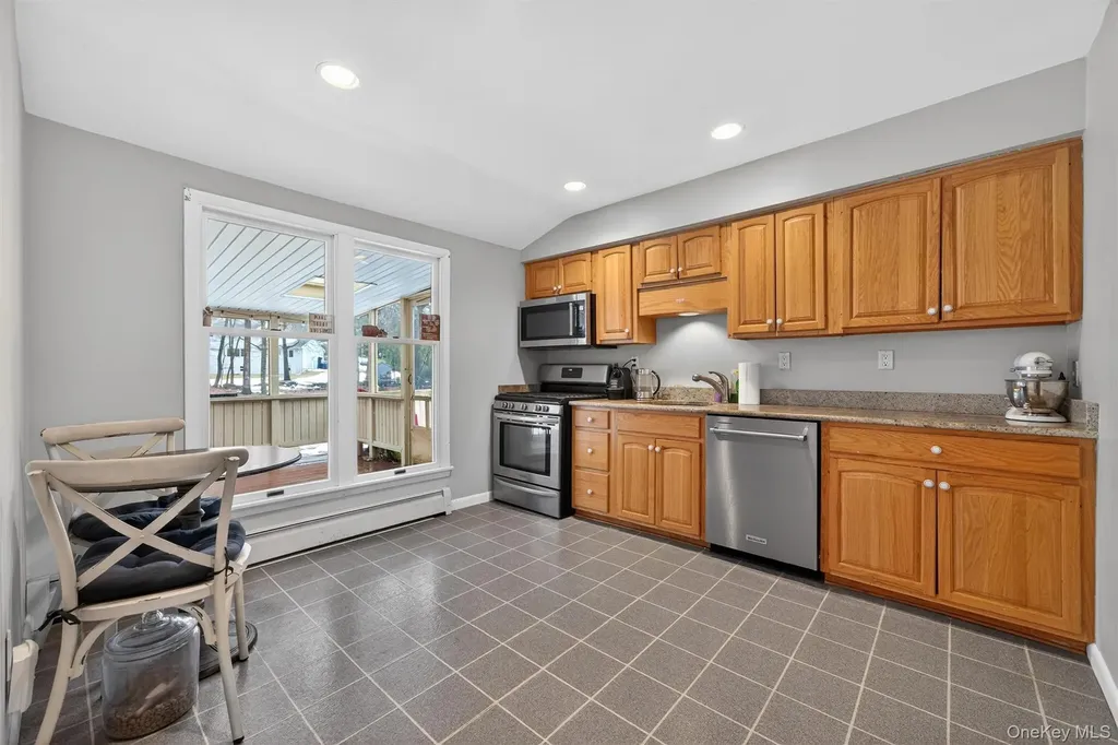 9 Eros Drive Airmont NY 10952